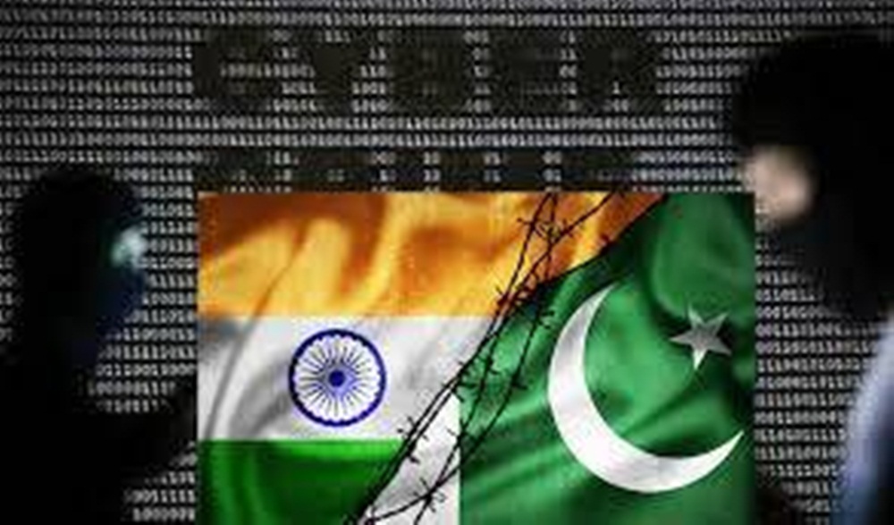 بھارت کی برسوں کی اکڑ چند گھنٹوں میں پانی کی طرح بہہ گئی ، فائل فوٹو