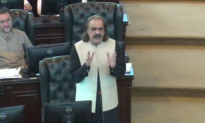 9 مئی کے بعد عمران خان اور پارٹی پر دھاوا بولا گیا، فوٹو مقامی میڈیا