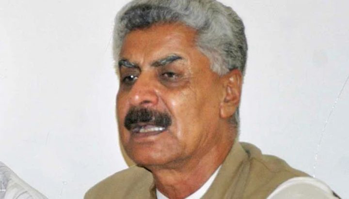لیفٹیننٹ جنرل (ر) عبدالقادر بلوچ سابق گورنر بلوچستان اور سابق وفاقی وزیر بھی رہے ہیں، فائل فوٹو