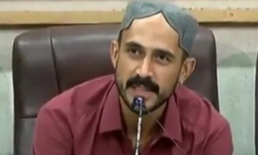 پی ٹی آئی کی پالیسی کے ساتھ ہر کوئی نہیں، میں لیاری سے الیکشن لڑوں گا، فوٹو مقامی میڈیا