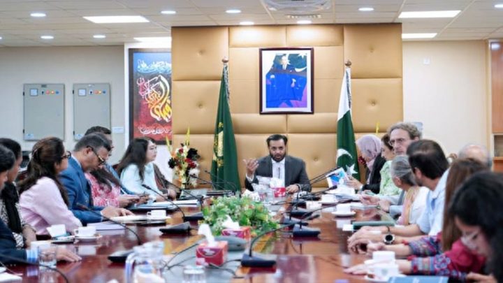 فوٹو مقامی میڈیا