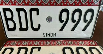 نئی نمبر پلیٹس میں جدید سیکیورٹی فیچرز شامل ہیں، فائل فوٹو