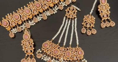 ہوش ربا قیمت کے باعث سونے کے زیور خریدنا متوسط طبقے کیلئے خواب بن چکا، فائل فوٹو