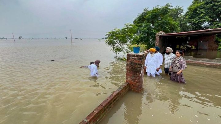 فوٹو بھارتی میڈیا