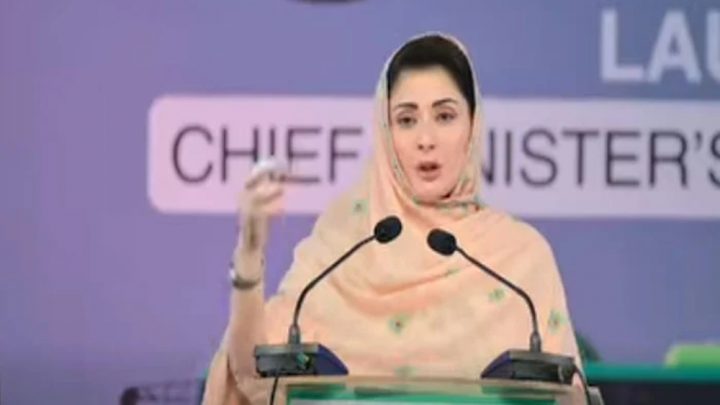 متاثرین سیلاب کا بینظیر انکم سپورٹ پروگرام کے 10 ہزار سے کچھ نہیں بنے گا، فوٹو بشکریہ سوشل میڈیا