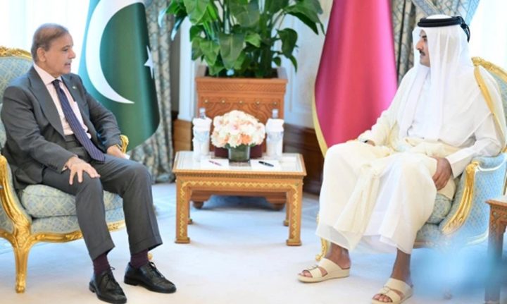 وزیراعظم نے قطری قیادت کو بلاجواز اشتعال انگیزی کے خلاف پاکستان کی مکمل یکجہتی اور حمایت کا یقین دلایا، فوٹو بشکریہ سرکاری میڈیا