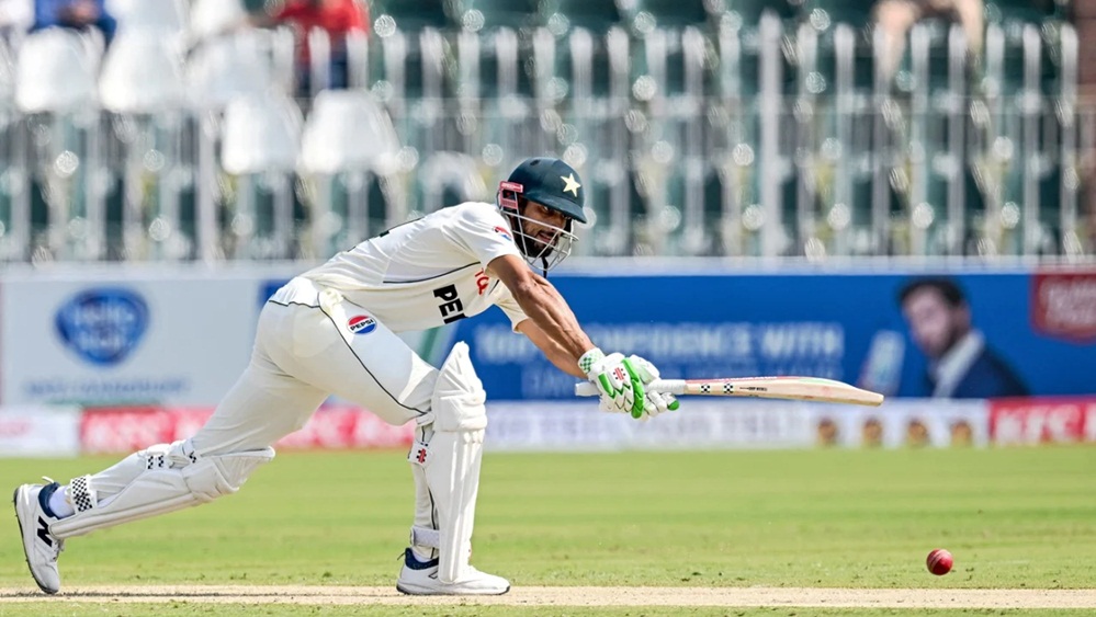 کپتان شان مسعود 87رنز بنا کر آئوٹ ہوئے، فوٹو سوشل میڈیا