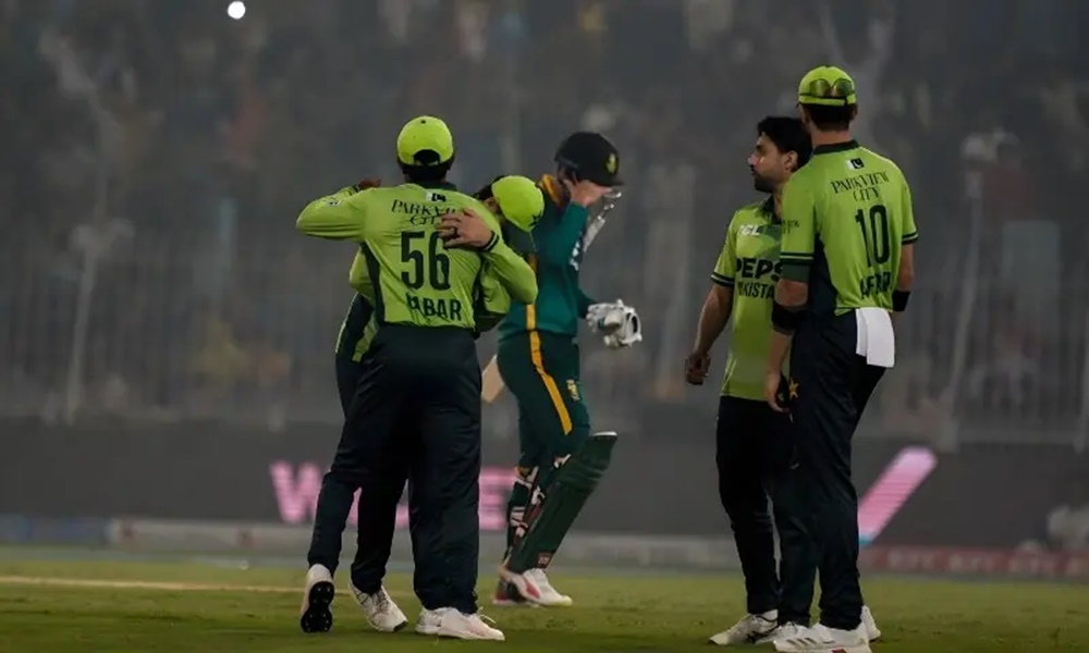 پہلا ون ڈے: جنوبی افریقا نے پاکستان کو جیت کے لیے 264 رنز کا ہدف دے دیا