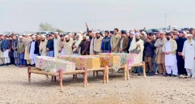 چاروں نوجوانوں کی نمازِ جنازہ جمرود ٹی ڈی بازار گراؤنڈ میں ادا کی گئی، فوٹو امت