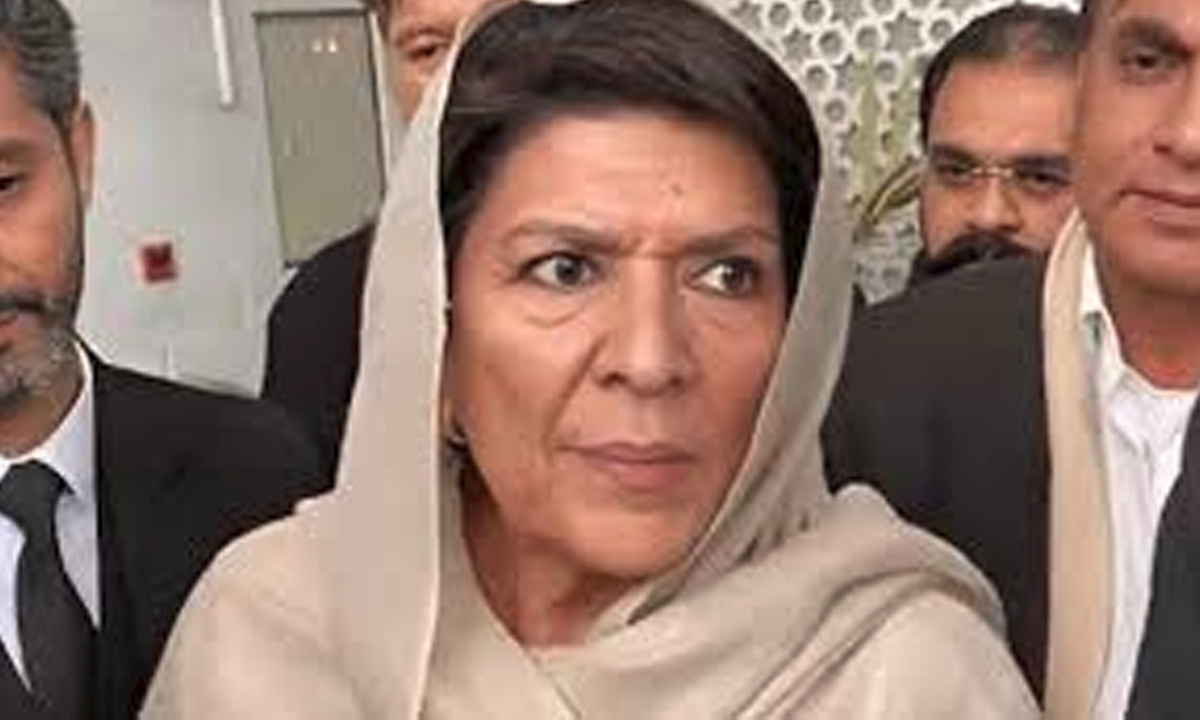 عمران خان قیدِ تنہائی میں ہیں، حالت سے لاعلم ہیں:علیمہ خان