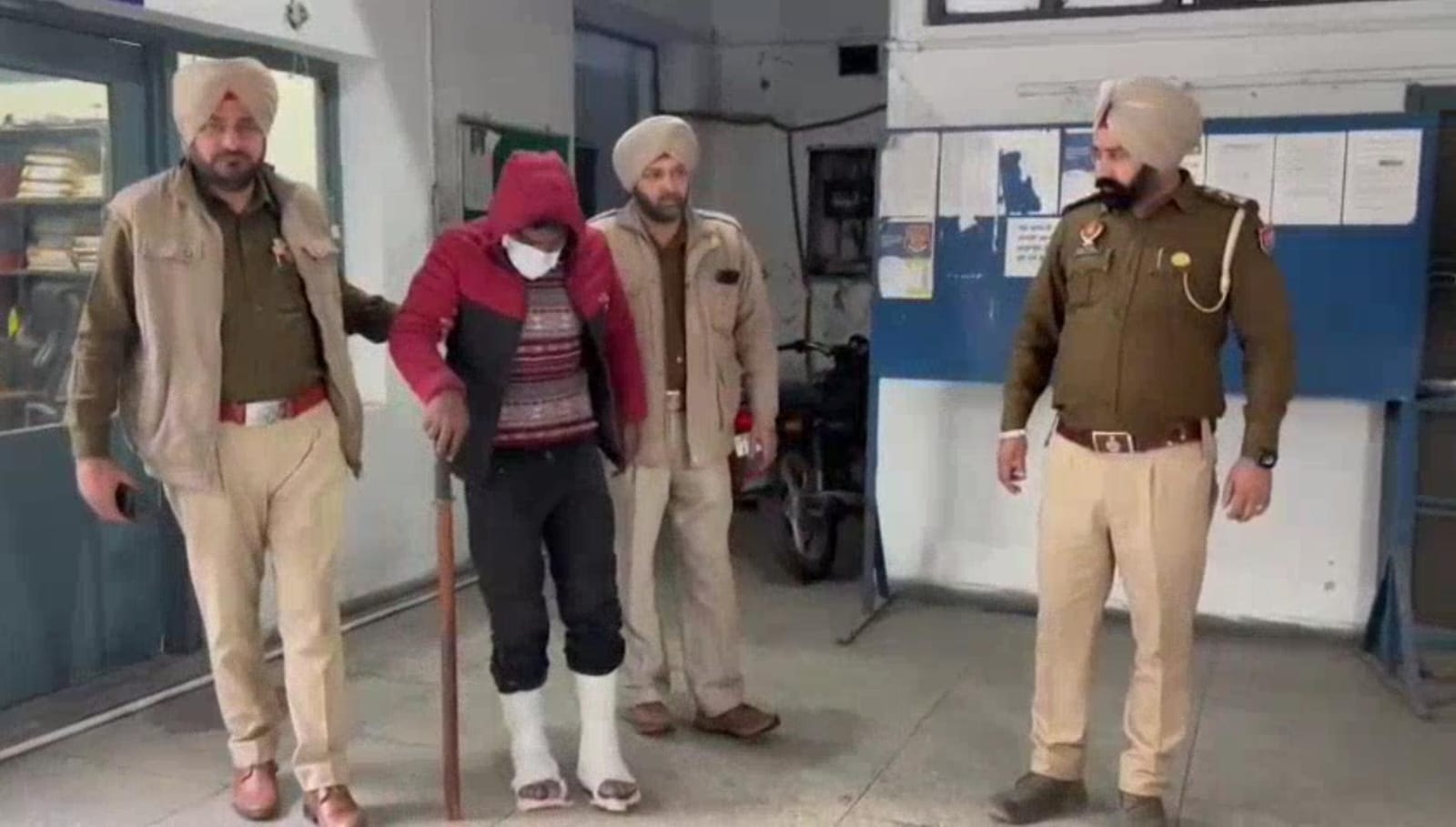 بھارتی پنجاب میں بھی پاکستانی پنجاب پولیس کی کہانی۔لڑکی سے فون چھیننے والے کاکیاانجام ہوا؟