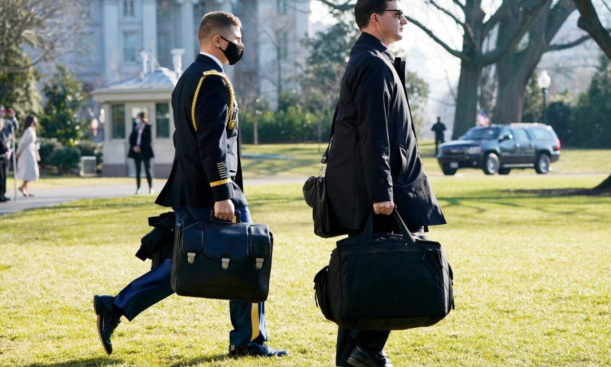 نیوکلیئر کوڈز استعمال کرنے کی ناکام کوشش۔ٹرمپ کے خلاف وائرل دعوے میں کتنی حقیقت ہے؟