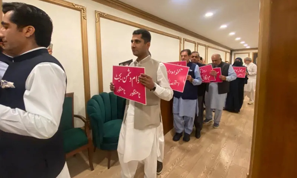 فوٹو سوشل میڈیا