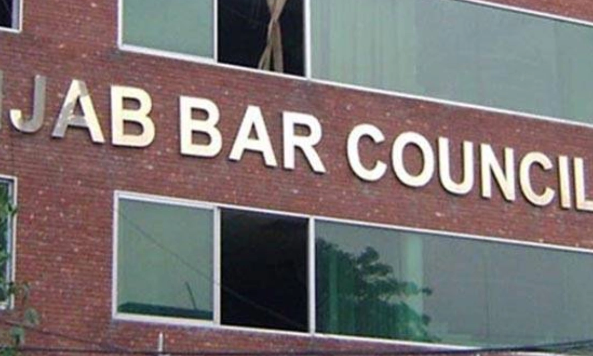 پنجاب بھر سے 125 وکلاء کے لائسنس معطل