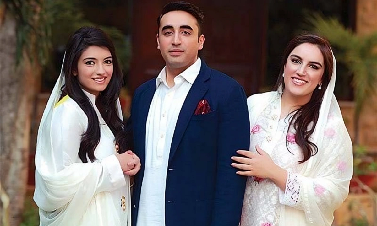 بلاول بھٹو زرداری کی بہنوں کے ساتھ یادگار تصویر