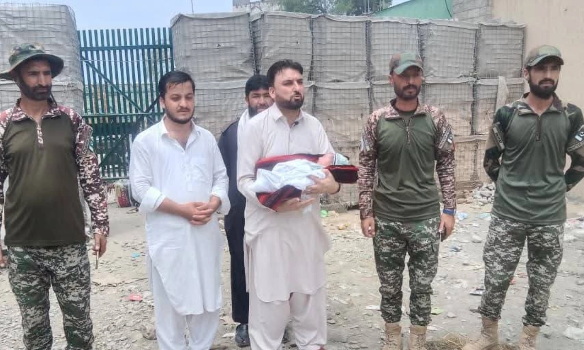 انسانی ہمدردی کی بنیاد پر 10 روزہ افغان نومولود کو پاکستان میں علاج کی اجازت