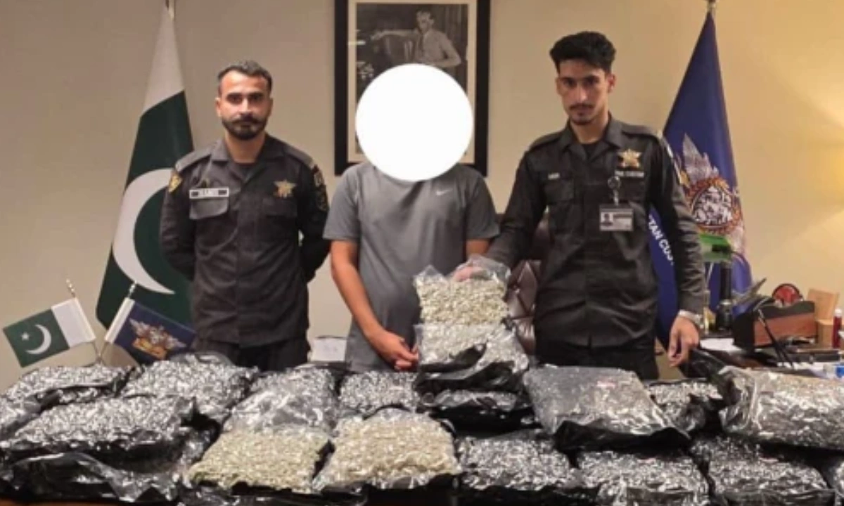اسلام آباد ایئرپورٹ پر 35 کلو چرس برآمد، مسافر گرفتار