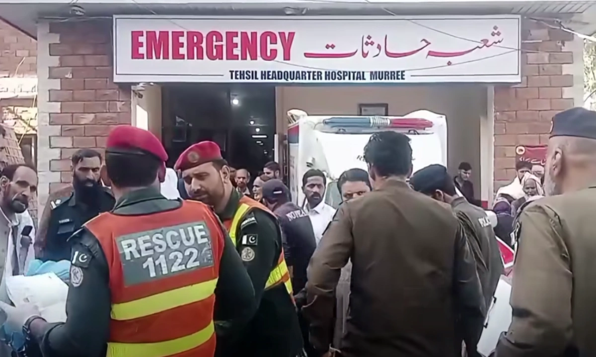 مری میں وین حادثے میں 80 فیصد جھلسنے والی طالبہ عائشہ دم توڑ گئی
