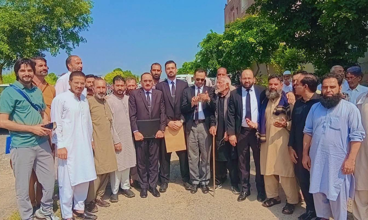 سینیٹر مشتاق احمد کی کال پر ا ٓزادکشمیر کے لیے احتجاج میں گرفتار 95 افراد کی ضمانت منظور