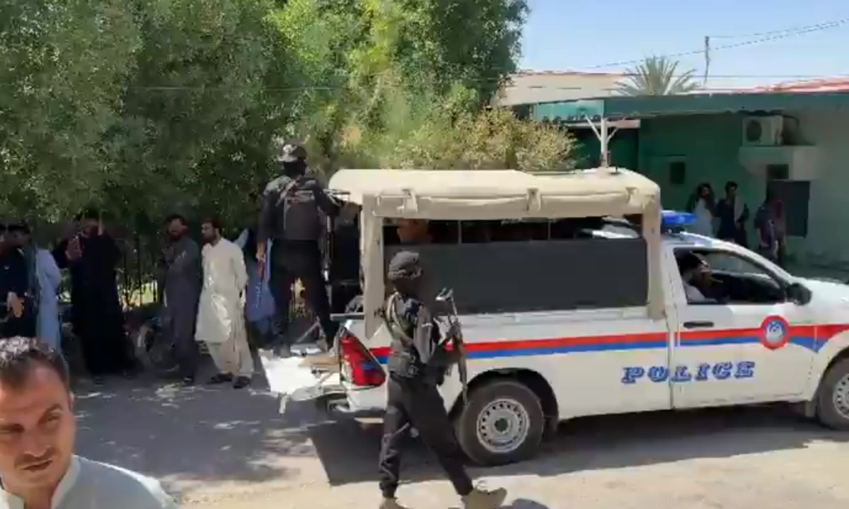 نوشکی میں انسداد پولیو ٹیم کی سکیورٹی پر فائرنگ،2 اہلکار شہید