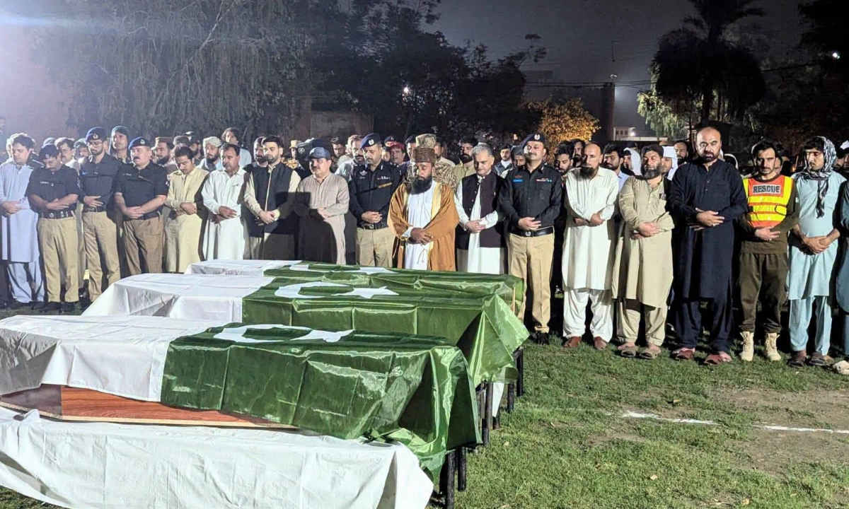 درازندہ دھماکا، شہید کسٹمز اور ریسکیو اہلکاروں کی نماز جنازہ ادا
