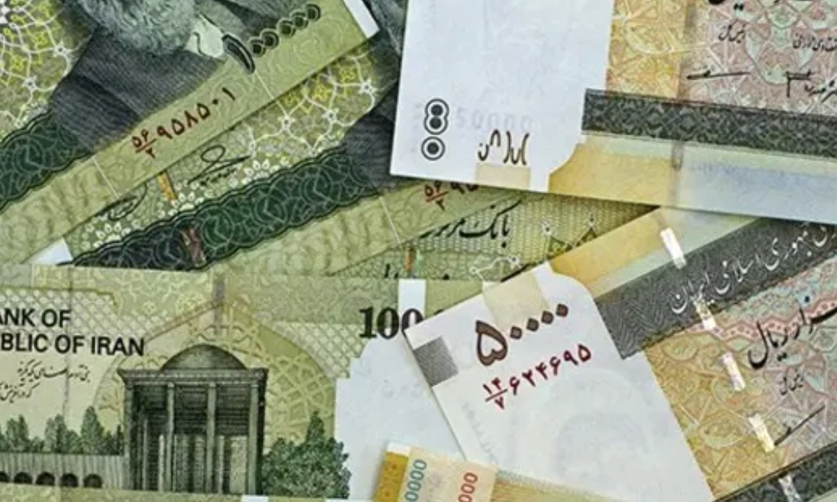 ایرانی ریال کی قدر میں تاریخی کمی ،ڈالر 24 لاکھ 50 ہزار ریال تک پہنچ گیا(فائل فوٹو)