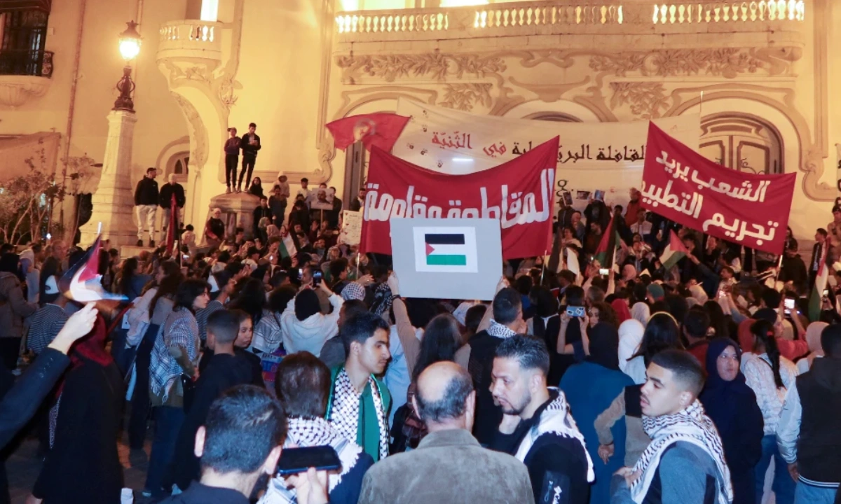 تیونس میں فلسطین نواز کارکنوں کی رہائی کیلئے سیکڑوں افراد کا احتجاج
