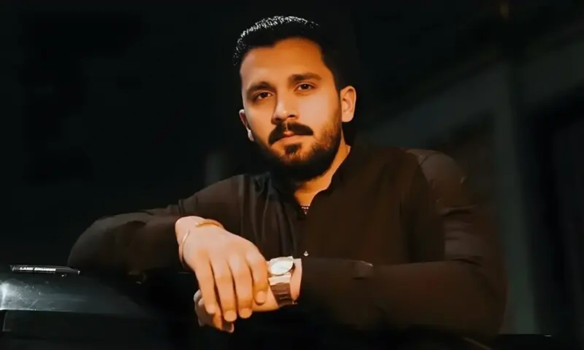 رجب بٹ کے بیٹے کی سالگرہ، سابق اہلیہ نے اختلافات بھلا کر شرکت کی درخواست کردی