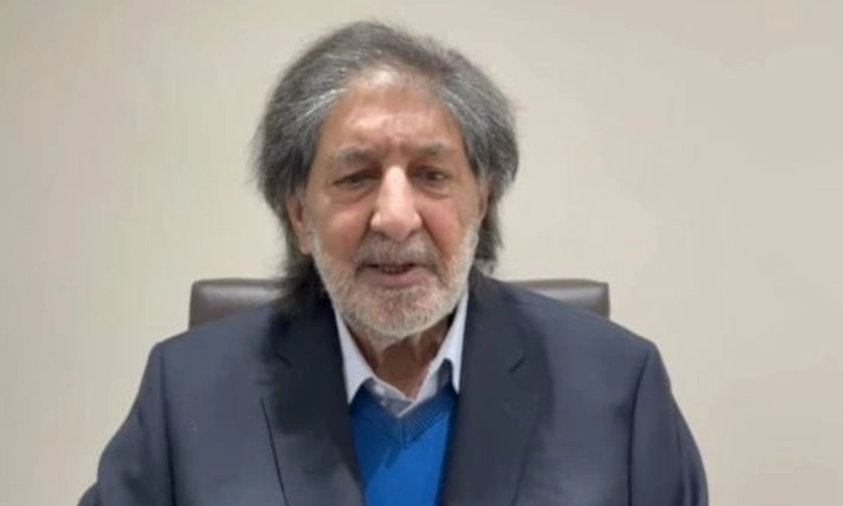 لارڈز میں سرفراز نواز کی کتاب ’ریورس سوئنگ‘ کی رونمائی