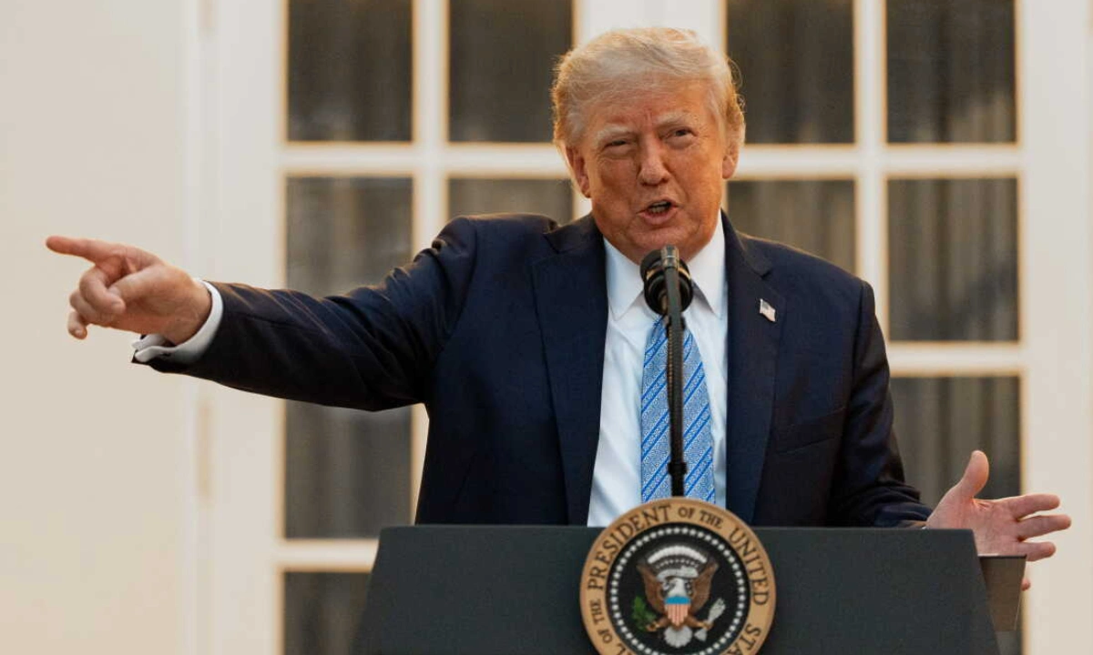 ٹرمپ کا CNN سمیت 3 میڈیا اداروں کے وائٹ ہاؤس داخلے پر پابندی کا اعلان
