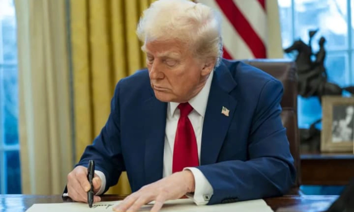 ٹرمپ نے روس اور ایران پر پابندیوں کے قانون پر دستخط کردیئے