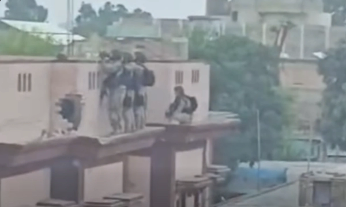 کوہاٹ میں عمارت کا بالائی حصہ کلیئر کرلیا گیا،آپریشن آخری مرحلے میں داخل