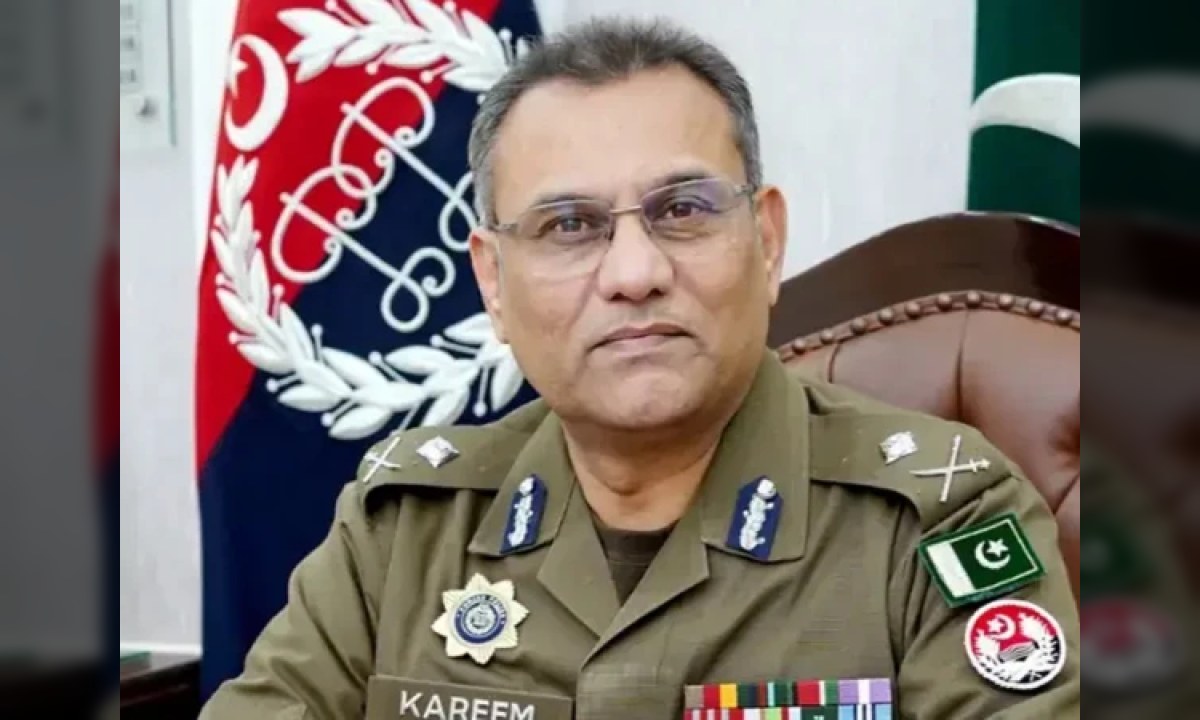 لاہور ہائیکورٹ میں کیس کی سماعت اور آئی جی پنجاب کی میڈیا سے گفتگو کا منظر