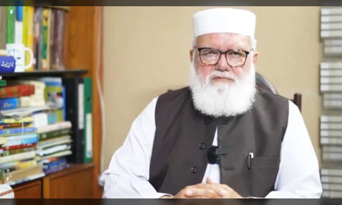لیاقت بلوچ پریس کانفرنس سے خطاب کرتے ہوئے