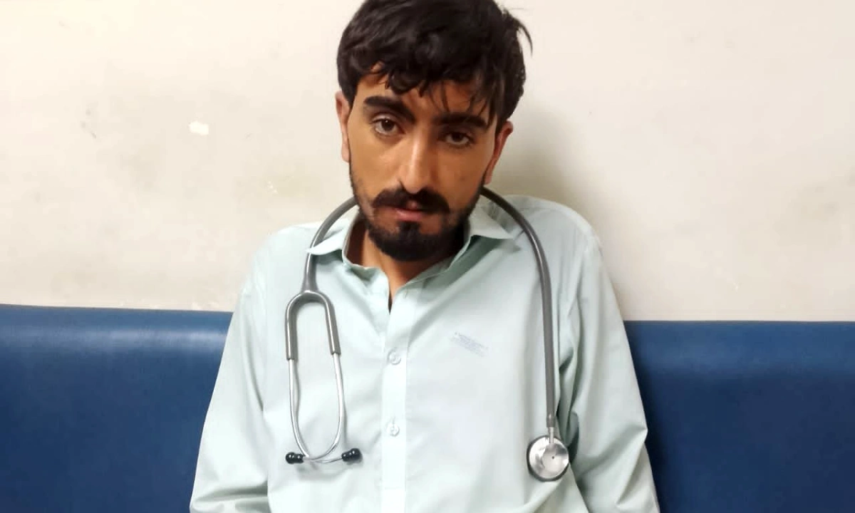 اسلام آباد کا ویٹر پمز اسپتال میں جعلی ڈاکٹر بن کر کام کرتا رہا