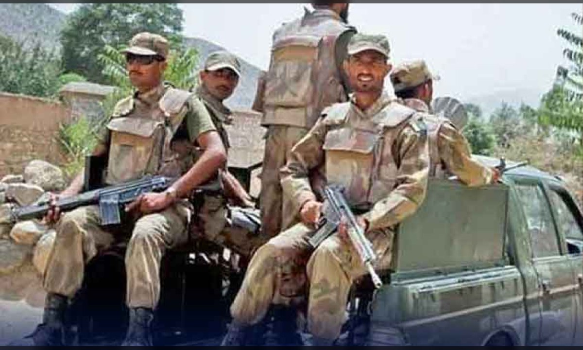 سیکیورٹی فورسز کی دہشتگردوں کے خلاف کارروائی کا نمائشی عکس