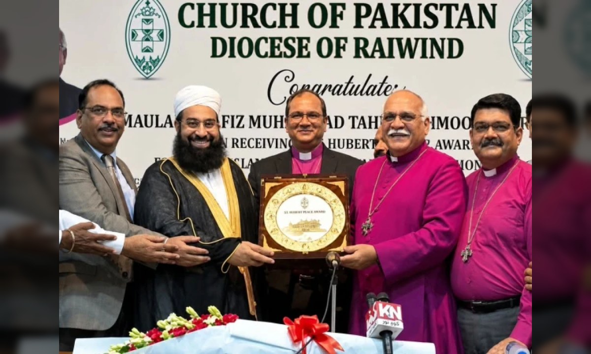 برطانیہ کا ایوارڈ واپس، چرچ آف پاکستان نے حافظ طاہر اشرفی کو گلوبل پیس ایوارڈ دے دیا