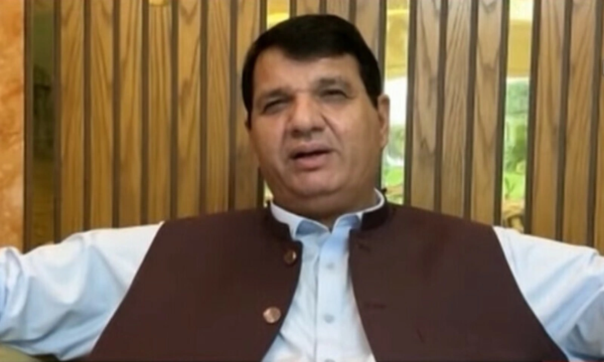خیبر پختونخوا میں پی ٹی آئی کی 13 سالہ حکمرانی پر امیر مقام کی تنقید