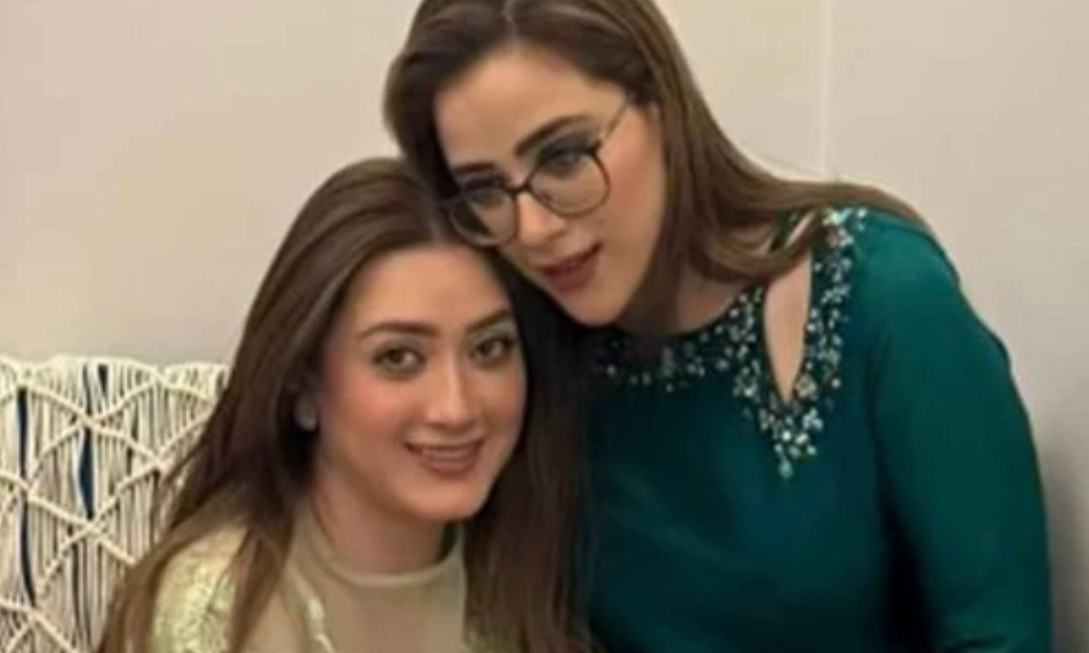 مومنہ اقبال کی بہن رمشا اقبال کے خلاف مقدمے کا فیصلہ کالعدم