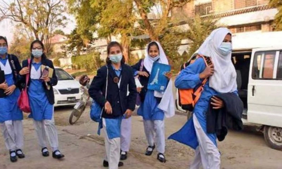 پشاور میں تعلیمی ادارے کھل گئے، مردان اور صوابی میں بند