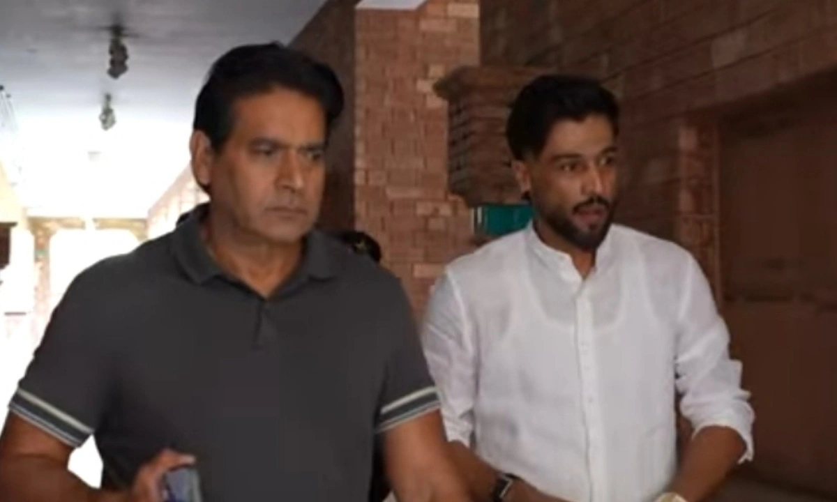 فاسٹ بولرمحمد عامر پی سی بی کی دعوت پر نیشنل کرکٹ اکیڈمی پہنچ گئے