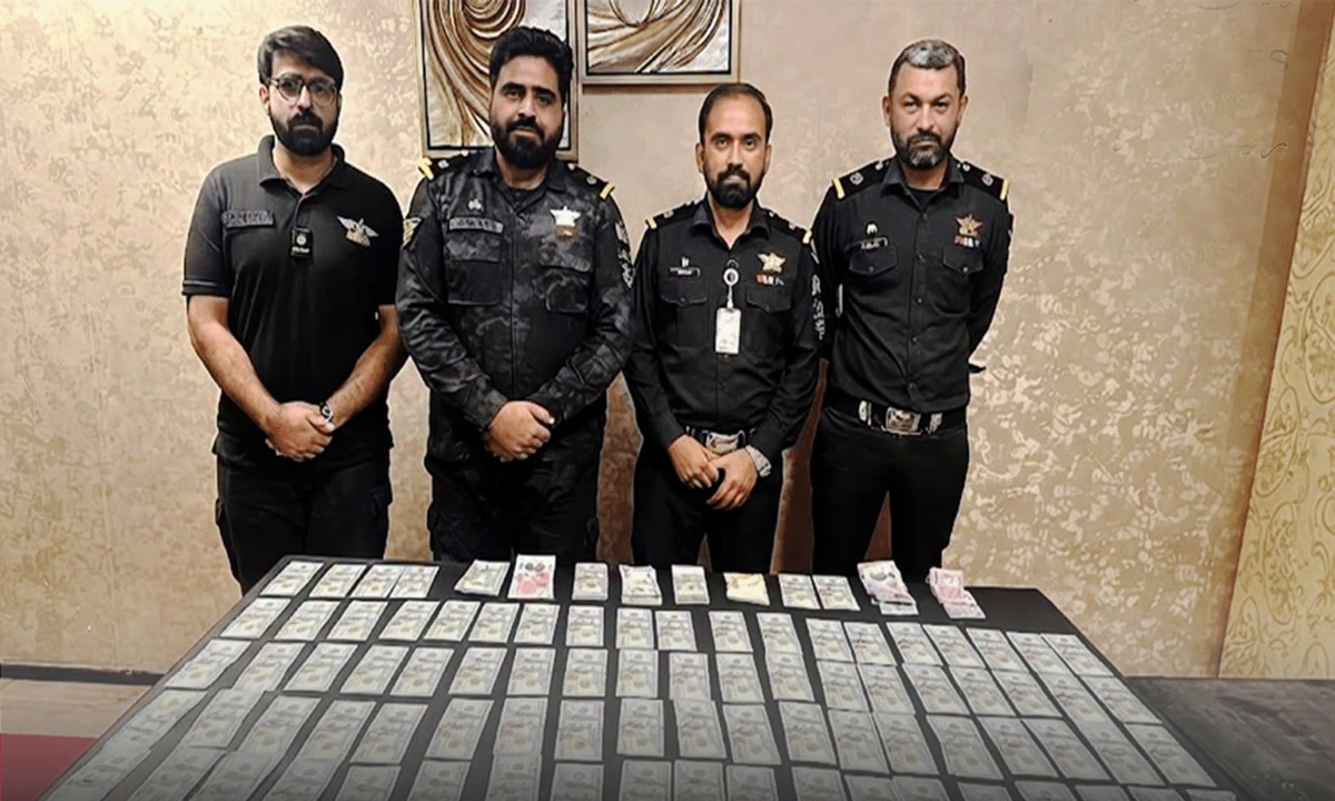 کراچی ایئرپورٹ پر خاتون مسافر سے کروڑوں کی غیر ملکی کرنسی برآمد