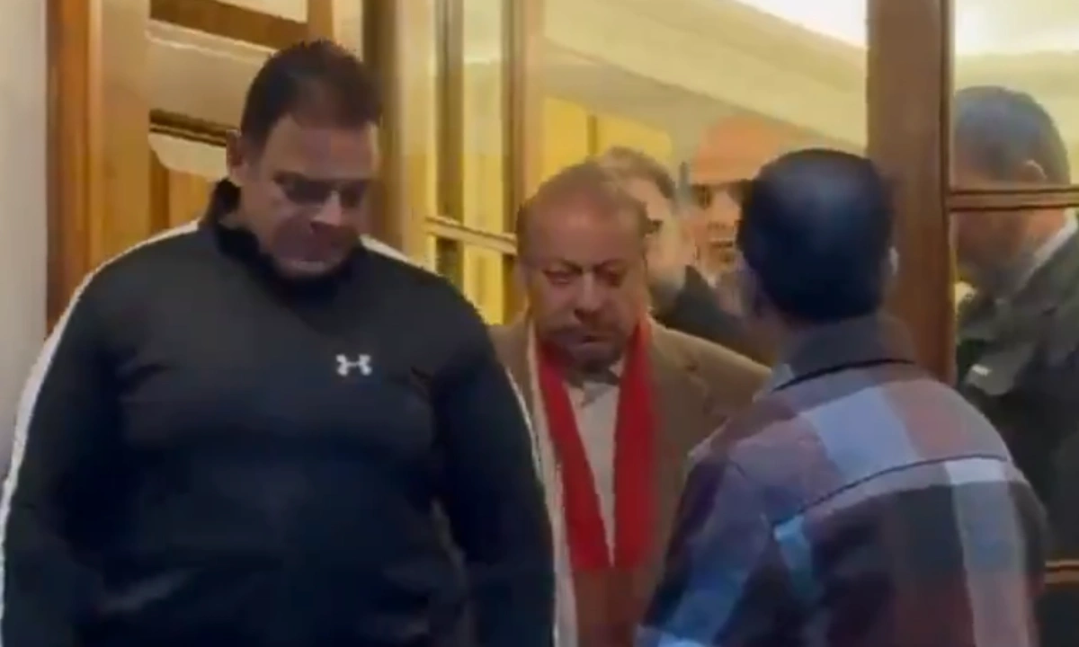 سابق وزیراعظم نواز شریف لندن سے پاکستان کے لیے روانہ ہوگئے