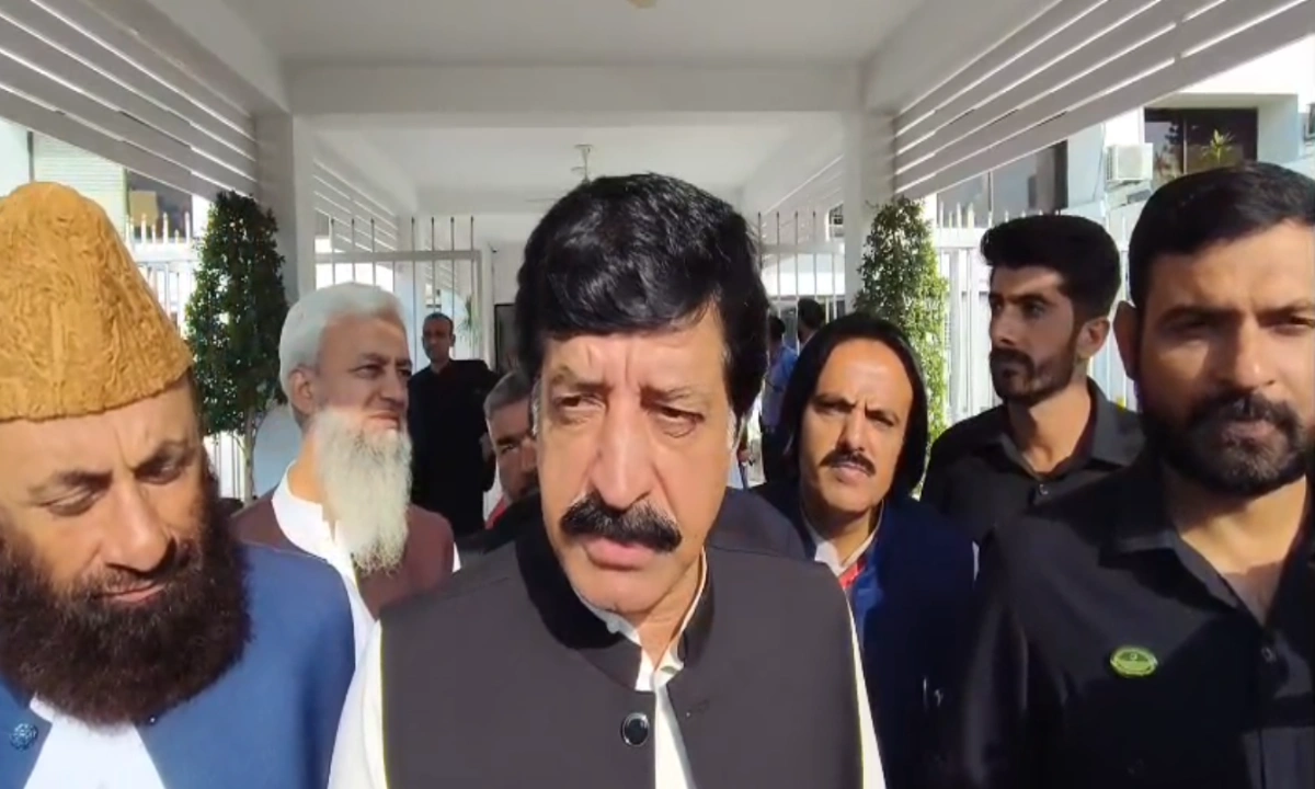 اپوزیشن وزیراعظم کے ساتھ نہیں بیٹھے گی تو پچھتائے گی، گورنر پنجاب