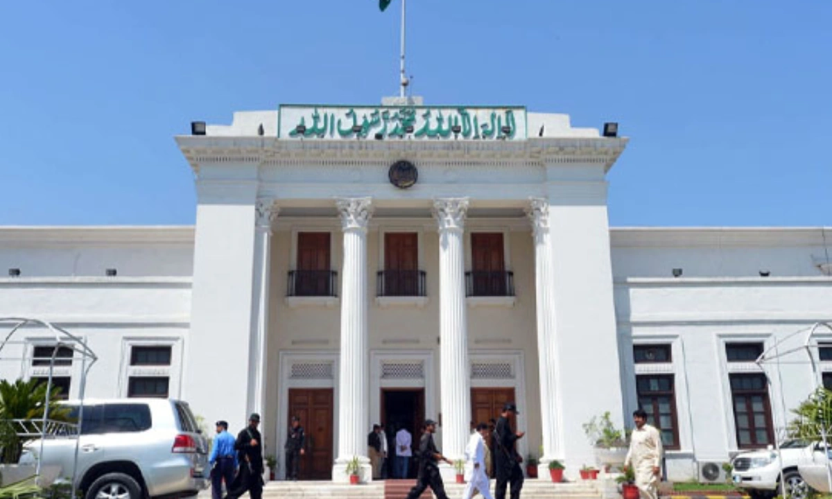 خیبرپختونخوا،پی ٹی آئی دورِ حکومت میں صوبائی اسمبلی سے منظور 74 قوانین کا جائزہ لینے کا فیصلہ