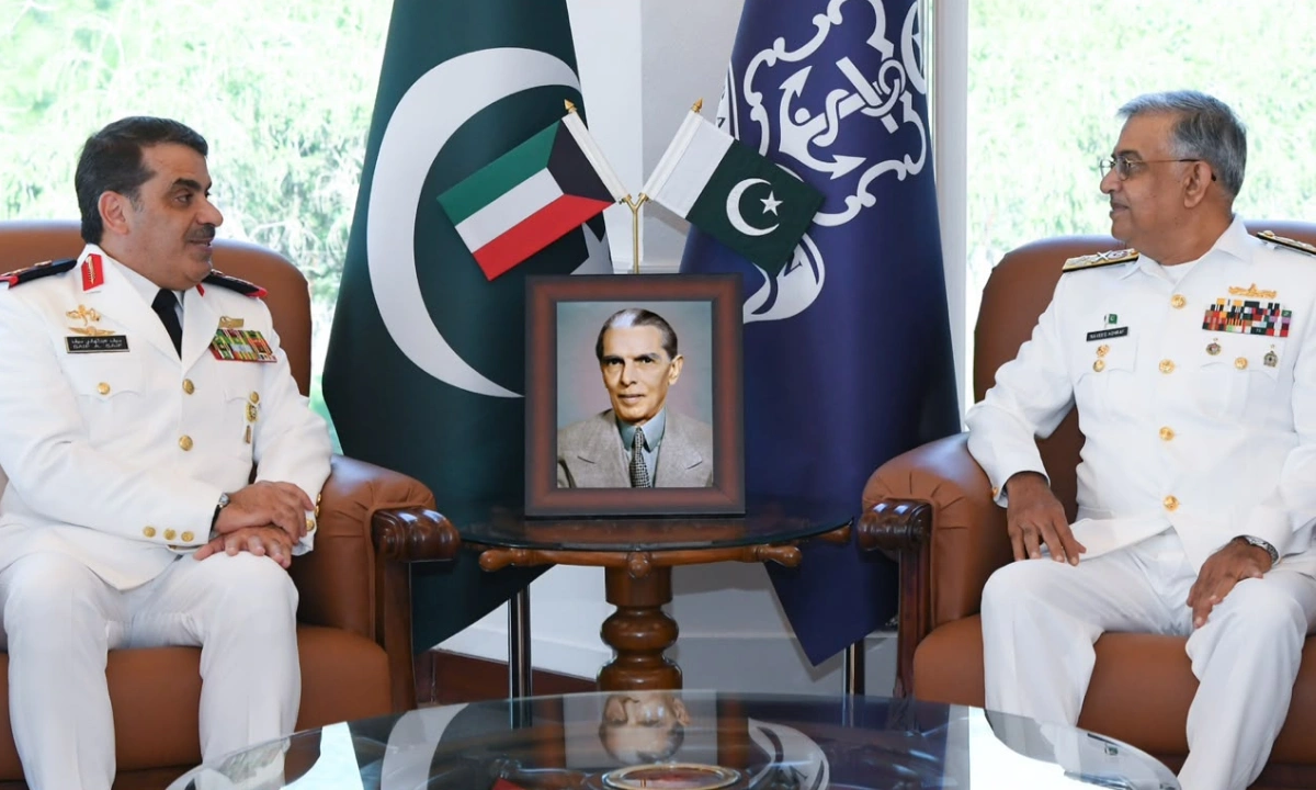 کویتی بحریہ کے کمانڈر کی پاکستانی بحریہ کے سربراہ سے ملاقات