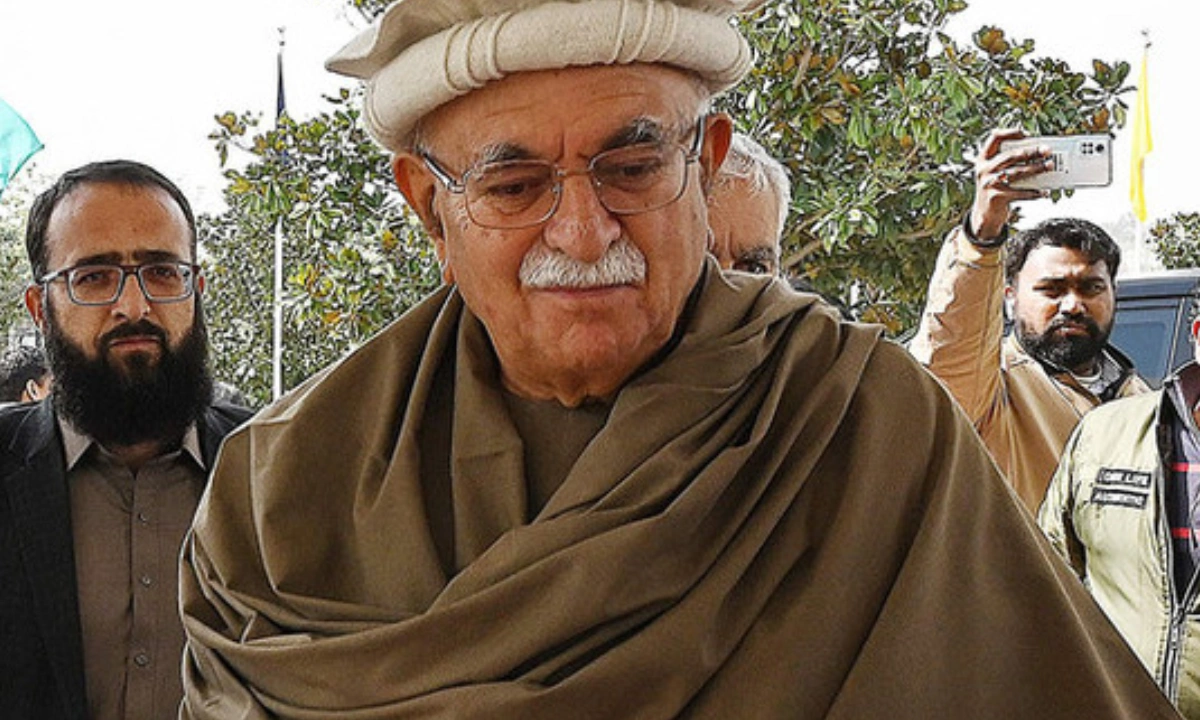 محمود اچکزئی کا اسپیکر چیمبر جانے سے انکار،مذاکرات کیلئے نیا وفد تشکیل