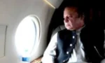 نواز شریف جاتی امرا میں اپنی رہائش گاہ سے لندن کے لیے روانہ