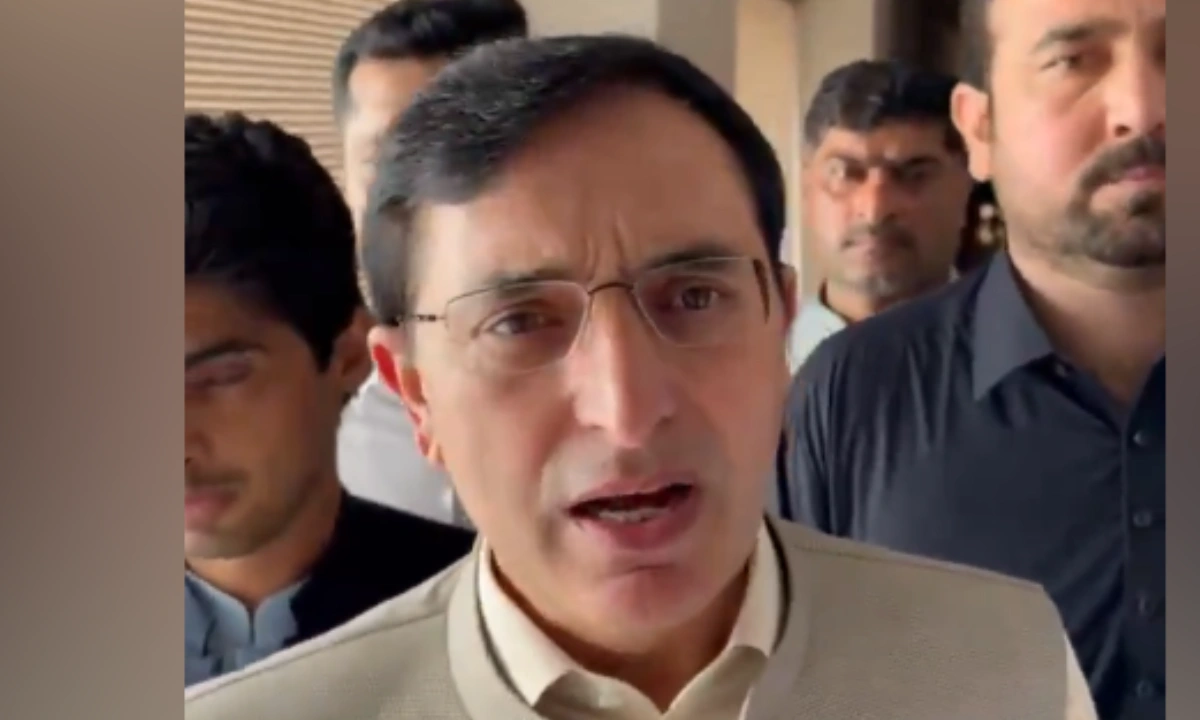 مذاکرات جاری رہیں گے، لانگ مارچ بھی ہوگا،بیرسٹر گوہر