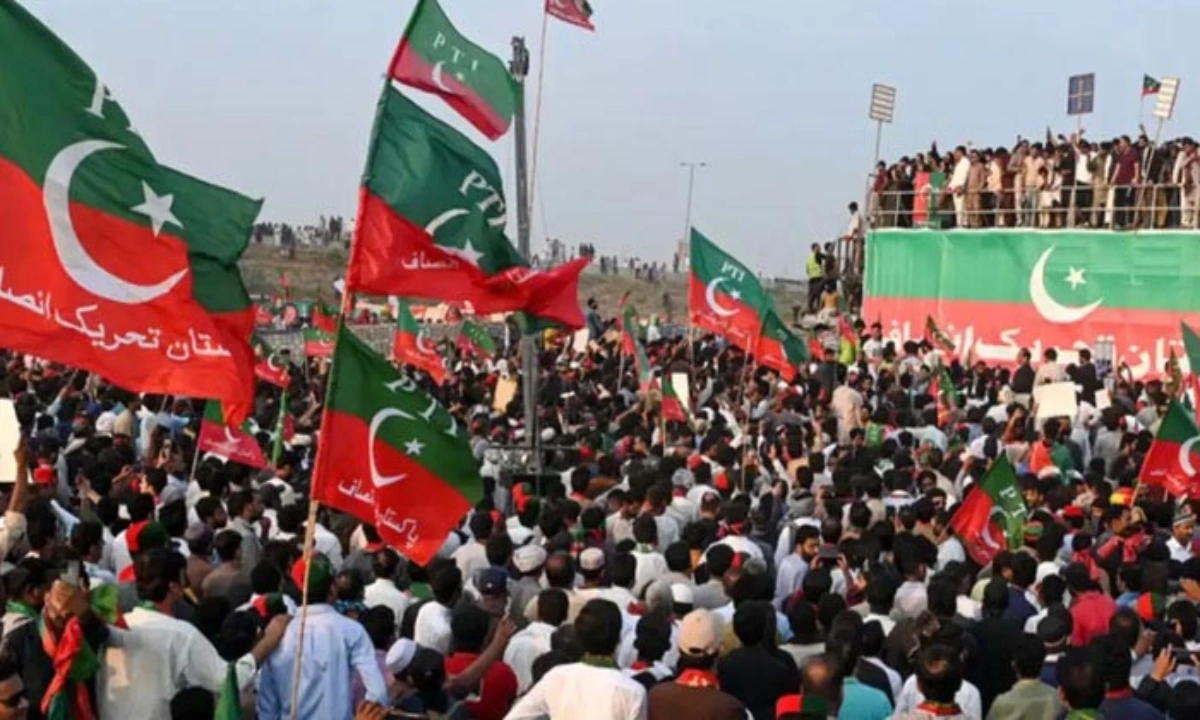 پی ٹی آئی کا کل سے لانگ مارچ شروع کرنے کا اعلان